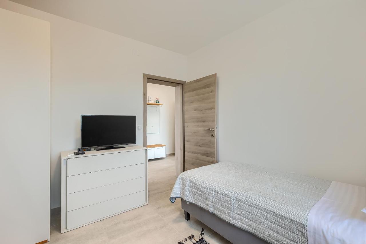 Apartments Medulin 2217 Exterior photo
